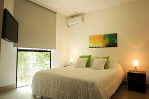 Deluxe Apartment, 2 Bedrooms | Individually decorated, iron/ironing board, rollaway beds, free WiFi - Aloja Apartamentos (Cali)