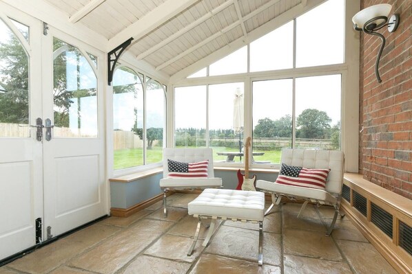 Interior - Bournes Farmhouse (Henley-on-Thames)