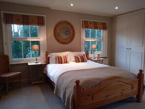 Interior - Bournes Farmhouse (Henley-on-Thames)