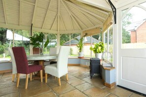 Interior - Bournes Farmhouse (Henley-on-Thames)