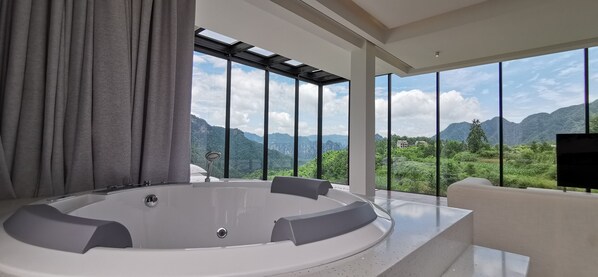 Indoor spa tub - Purespace (Zhangjiajie)