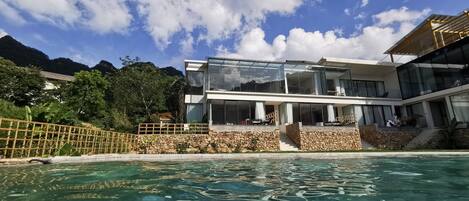 Outdoor pool, an infinity pool