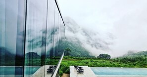 Outdoor pool, an infinity pool - Purespace (Zhangjiajie)