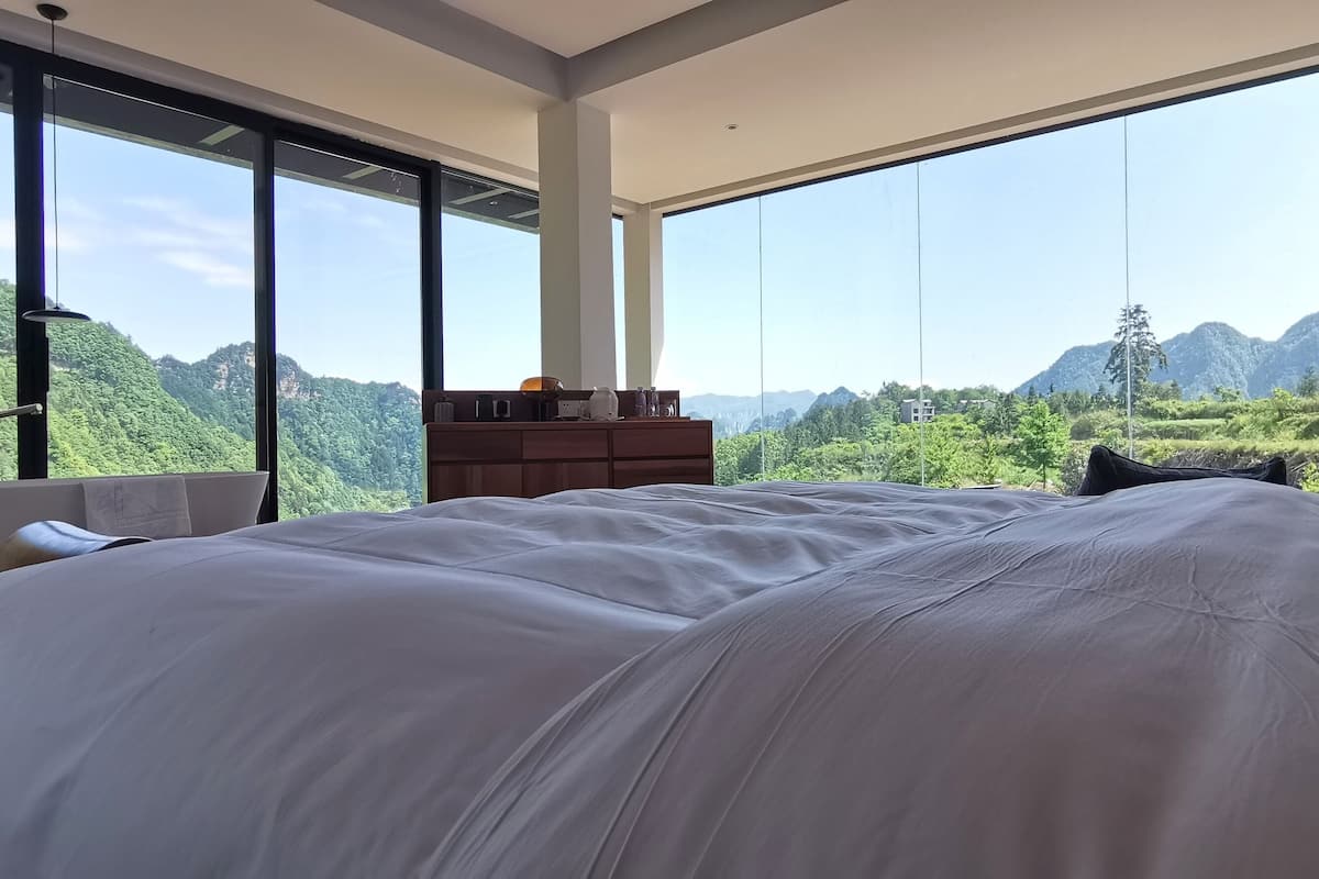 Premium bedding, down comforters, pillowtop beds, desk