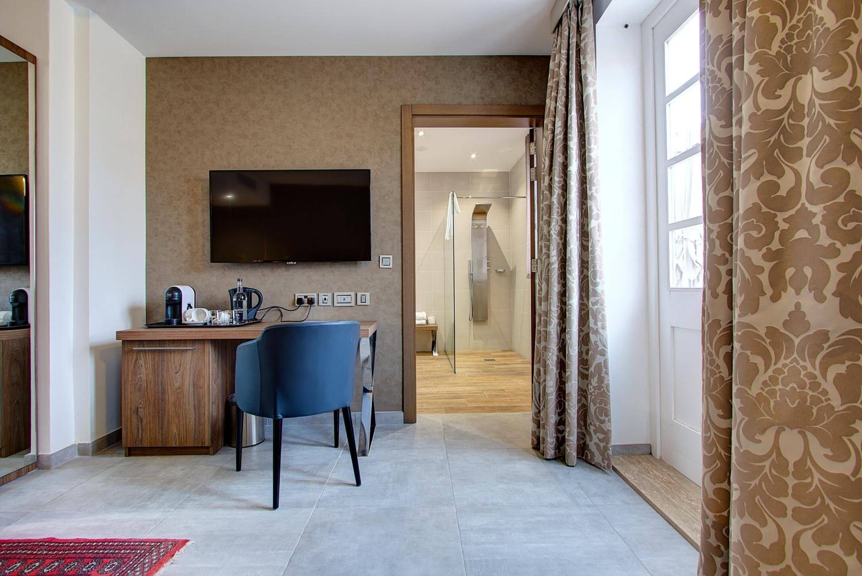 minibar, in-room safe, desk, iron/ironing board