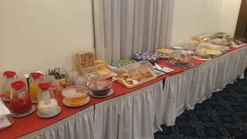 Colazione a buffet a pagamento, servita tutte le mattine