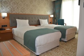 Egyptian cotton sheets, hypo-allergenic bedding, minibar, in-room safe - Cinarpark Hotel (Korfez)