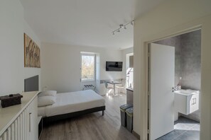 Studio 6 | Individually decorated, individually furnished, iron/ironing board