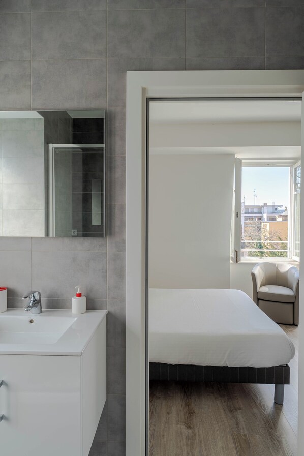 Studio 5 | Individually decorated, individually furnished, iron/ironing board - La Résidence de l'Orangerie (Strasbourg)