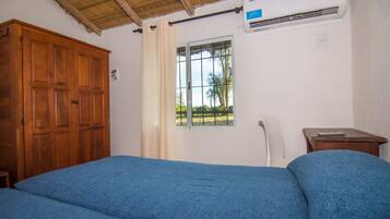 Standard Cabin (2-3 Pax) | Desk, free WiFi, bed sheets