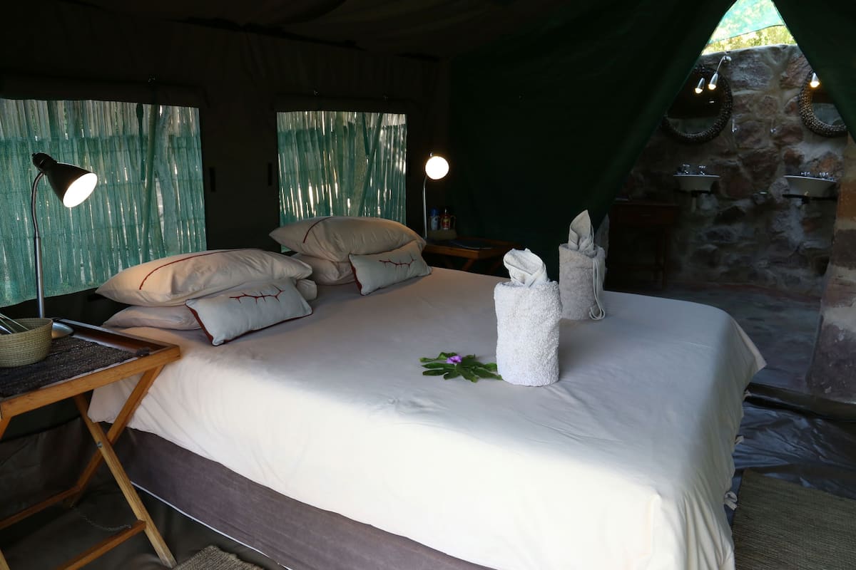 Double Tented Room