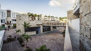 Unclassified image, 2 of 17, button - Cangrejo PP-C201 by NAS (Playa del Carmen)