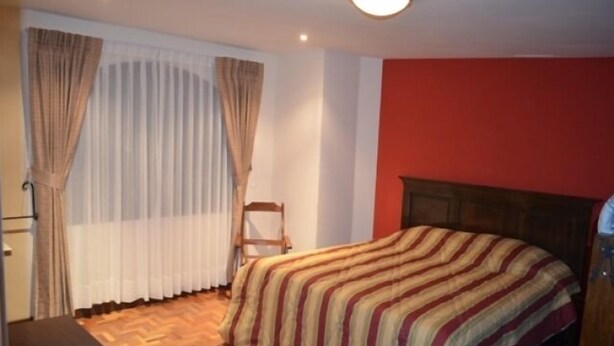 Hypo-allergenic bedding available, WiFi (free), bed sheets - Running Chaski Hostel (Cochabamba)