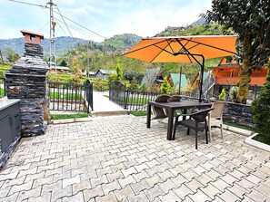 Doga manzarali | Courtyard view
