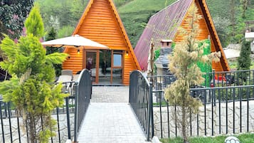 Doga manzarali | Udsigt til gårdsplads