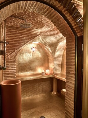 Luxury Studio Suite, Private SPA, City View | Turkish bath