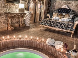 1 habitación, ropa de cama de alta calidad, minibar y escritorio 