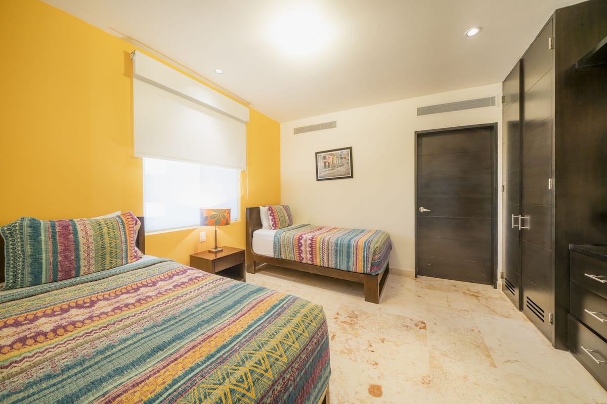 Exclusive Condo, 2 Bedrooms, Beach View | 1 bedroom, in-room safe, individually furnished, iron/ironing board