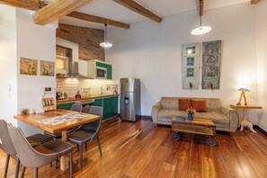 Panoraamakattohuoneisto, 2 makuuhuonetta, keittiö, vuoristonäköala | Oleskelualue | Taulutelevisio, Netflix, suoratoistopalvelut