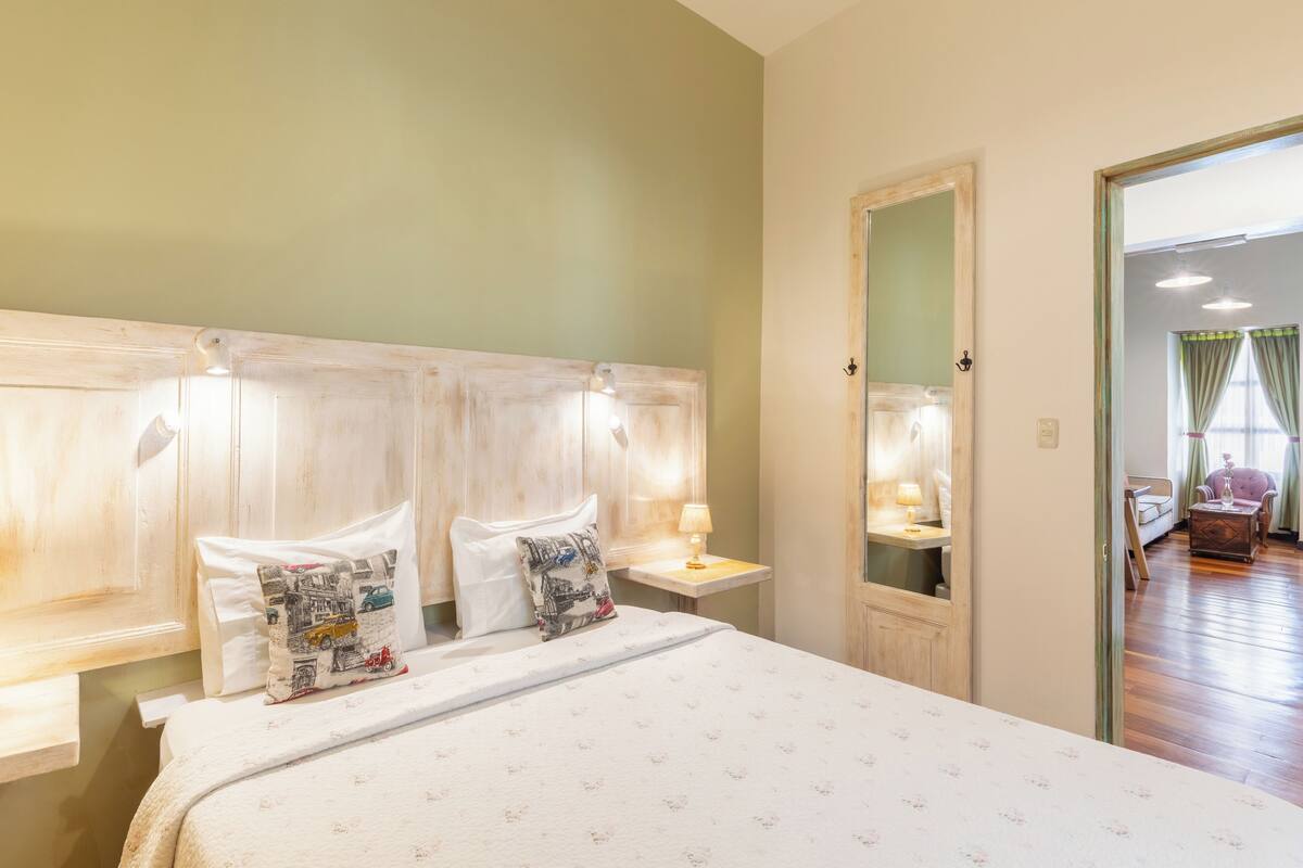 Signature Apartment, 1 Queen Bed, Fireplace, City View | Egyptian cotton sheets, premium bedding, pillowtop beds, minibar