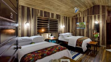 Suite estudio familiar, 1 habitación, acceso a la piscina, vistas al jardín | Caja fuerte, tabla de planchar con plancha, wifi gratis y ropa de cama