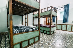 Dortoir Partagé, dortoir mixte | Wi-Fi gratuit, draps fournis