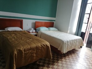 Triple Room | Free WiFi, bed sheets