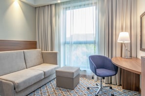 Premium bedding, in-room safe, desk, blackout curtains