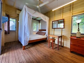 Aqua Cabana - Private Jungle Cabana, Ensuite Bathroom, & Hammocks | Laptop workspace, free WiFi, bed sheets - Lower Dover Jungle Lodge & Maya Ruins - Hostel (Unitedville)