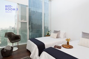 Deluxe Apartment, 3 Bedrooms | 1 bedroom, premium bedding, desk, laptop workspace - Monet Tower By The Local Way (Mexico City)