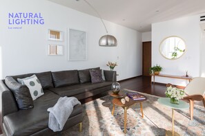 Deluxe Apartment, 3 Bedrooms | 1 bedroom, premium bedding, desk, laptop workspace