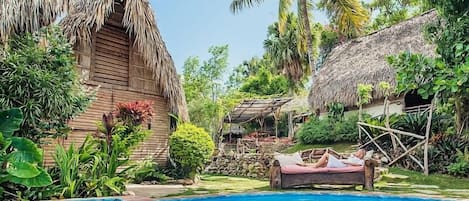 The Palapas - think romance, think "Glamorous Camping" | Zimmersafe, Schreibtisch, Bettwäsche