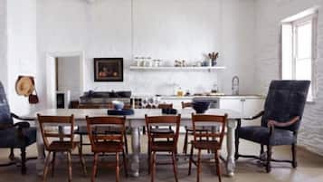 The White House  | Private kitchen | Full-sized fridge, oven, stovetop, dishwasher