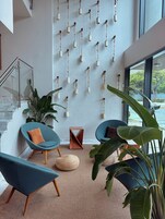 Sala de estar en el lobby