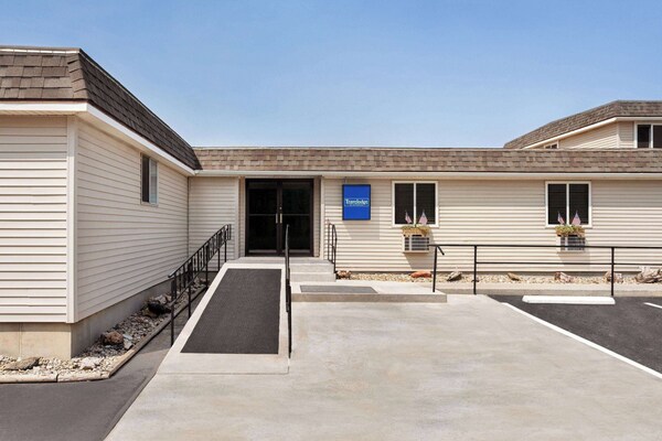 Travelodge By Wyndham Edgemont - South Dakota