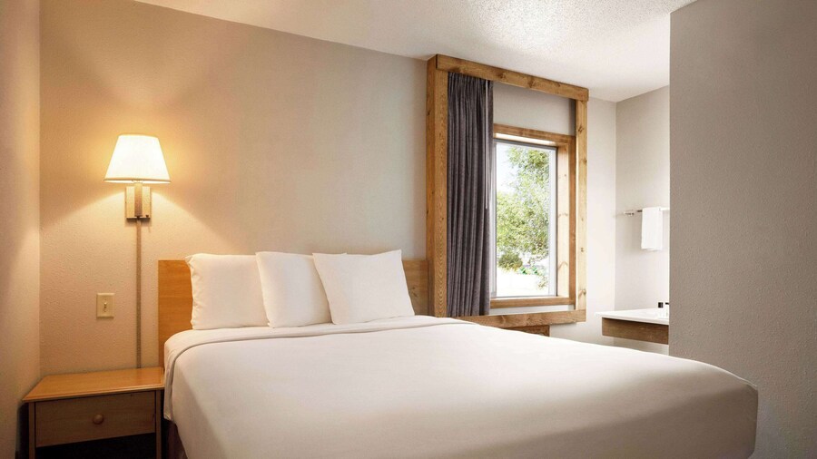 Travelodge by Wyndham Edgemont