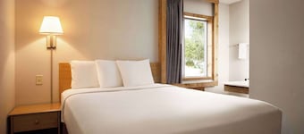 Travelodge by Wyndham Edgemont