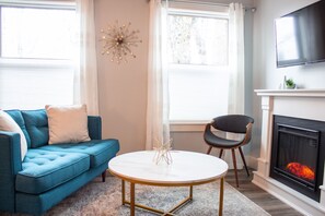 Room 8 | Living area