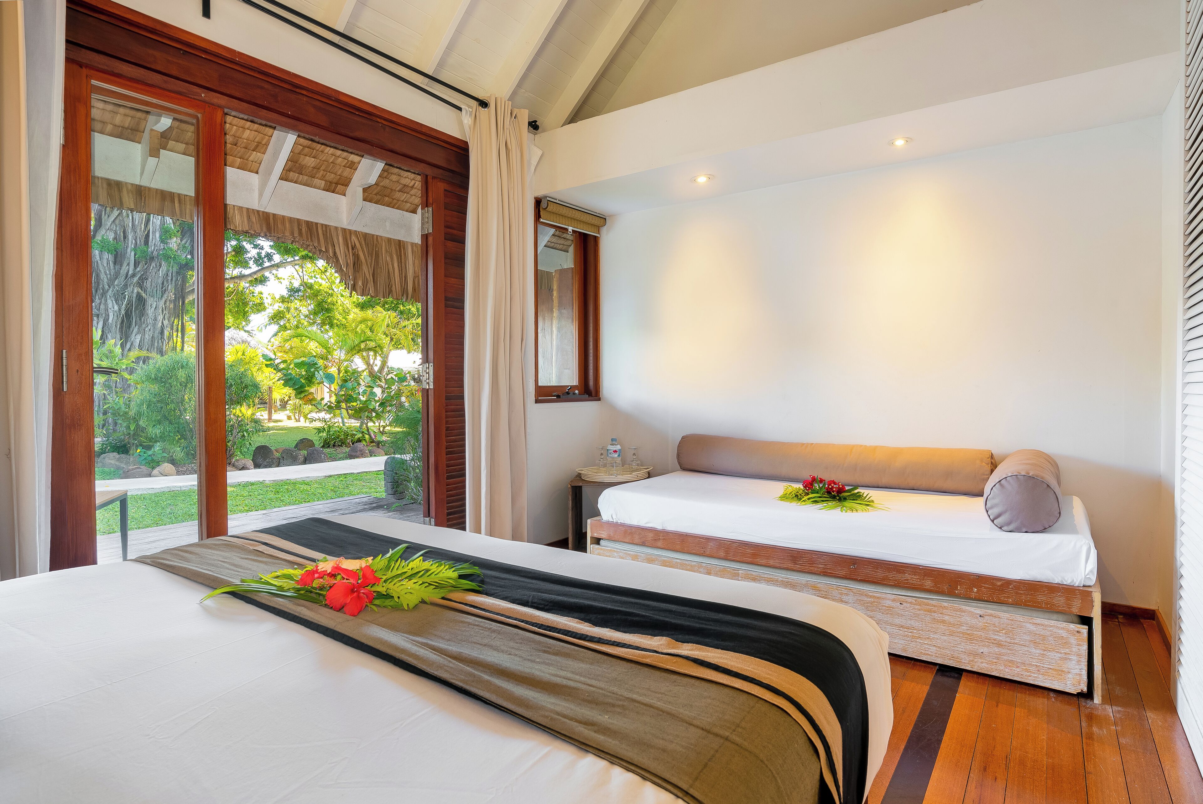 garden bungalow | in-room safe, iron/ironing board, free wifi, bed sheets