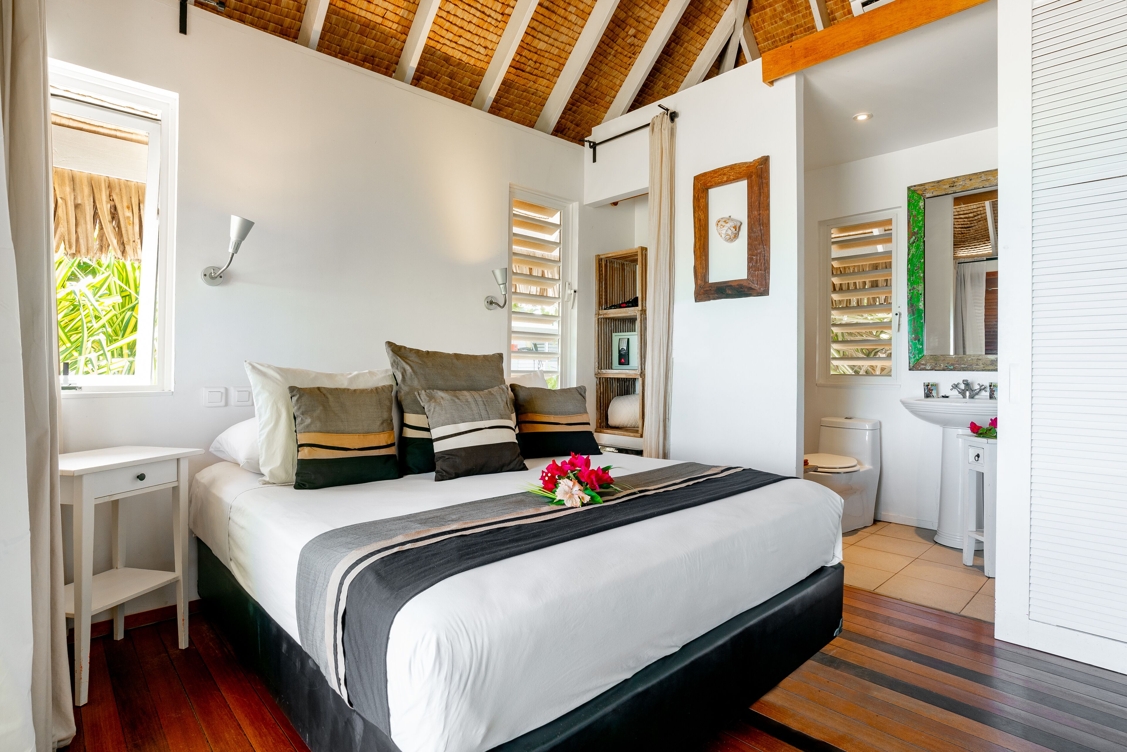 beach bungalow | in-room safe, iron/ironing board, free wifi, bed sheets