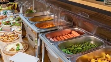 Tägliches Frühstücksbuffet (500.00 RUB pro Person)