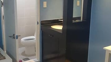 Premium bedding, desk, laptop workspace, free WiFi