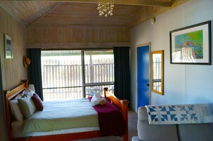 Traditional Cottage, 1 Queen Bed | 1 bedroom, premium bedding, down comforters, individually decorated