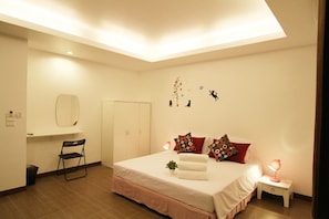 Habitación superior con 1 cama matrimonial o 2 individuales | Caja de seguridad en la habitación y wifi gratis 