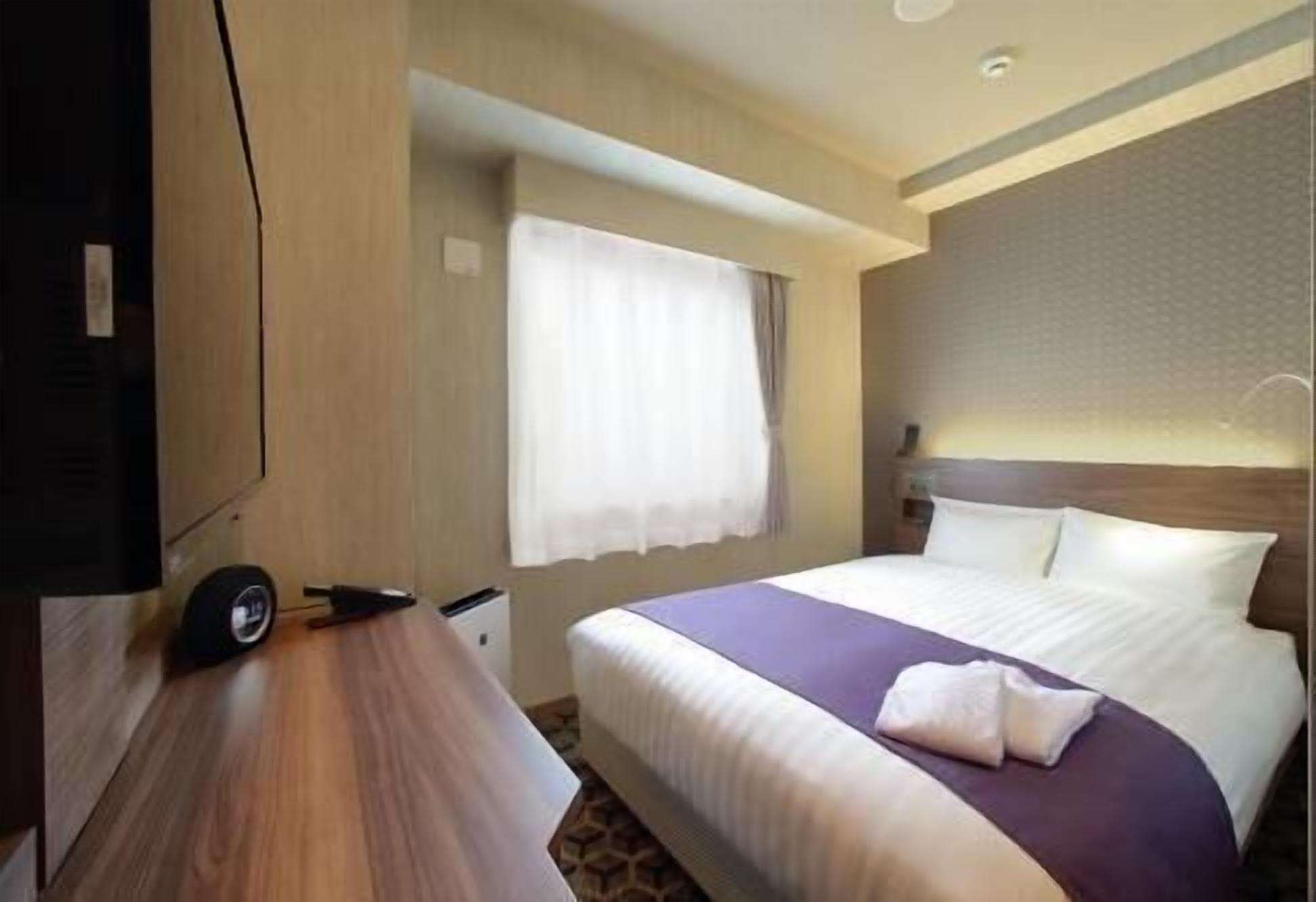 In-room safe, desk, blackout curtains, free WiFi