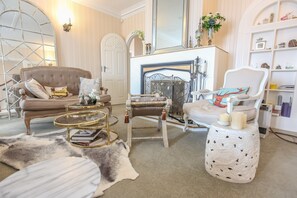 Luxury Townhome, 3 Bedrooms | Living room - Spacious and Luxury Townhouse (Auckland)