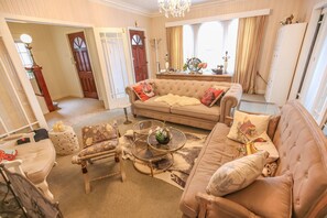 Luxury Townhome, 3 Bedrooms | Living area - Spacious and Luxury Townhouse (Auckland)