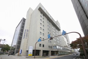 Front of property - Hotel S-Plus Hiroshima Peace Park (Hiroshima)