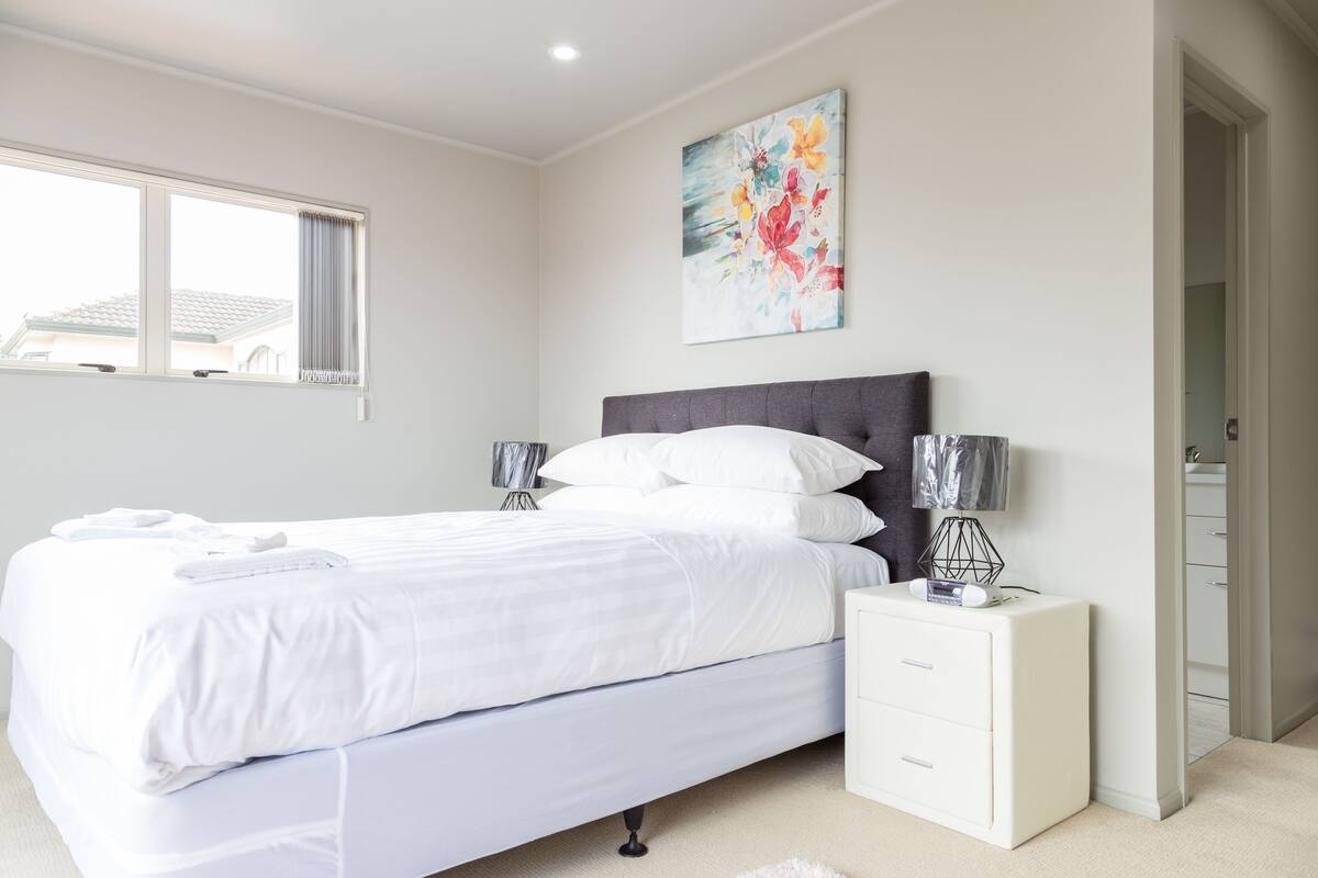 Habitación Confort, 1 cama Queen size, baño en la habitación, vista al jardín | Wifi gratis