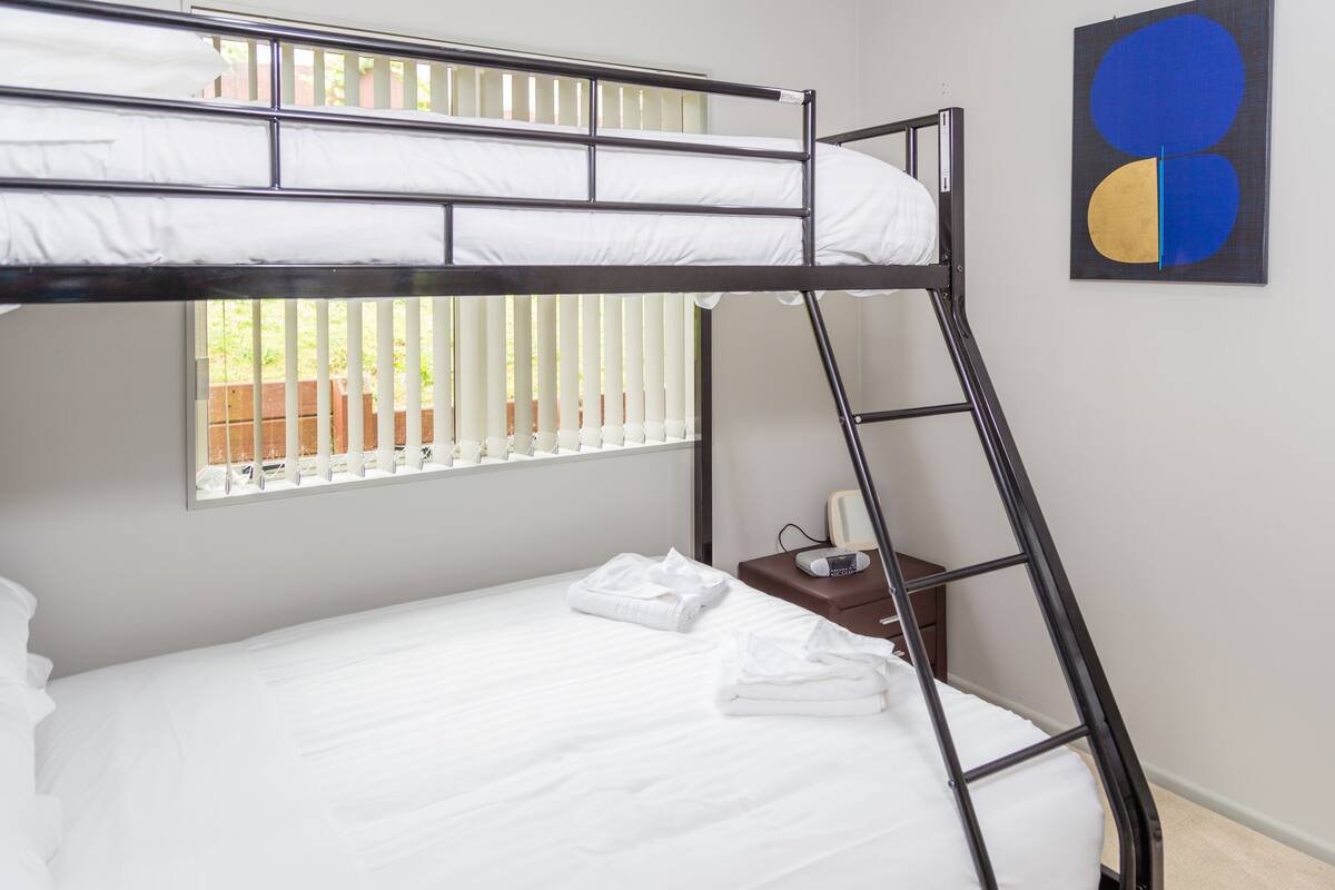 Private Room with Tri-Bunk, Shared Bathroom